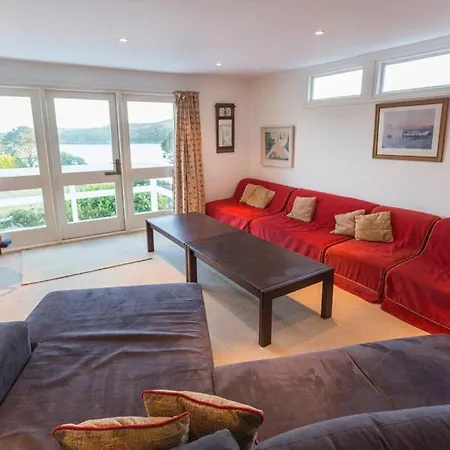 Chateau Sleeps 20 Pool Wifi Glandore