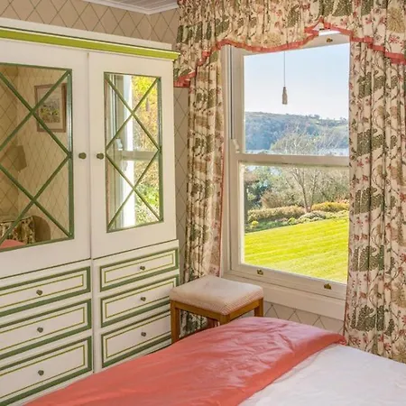 Ferienhaus Chateau Sleeps 20 Pool Wifi